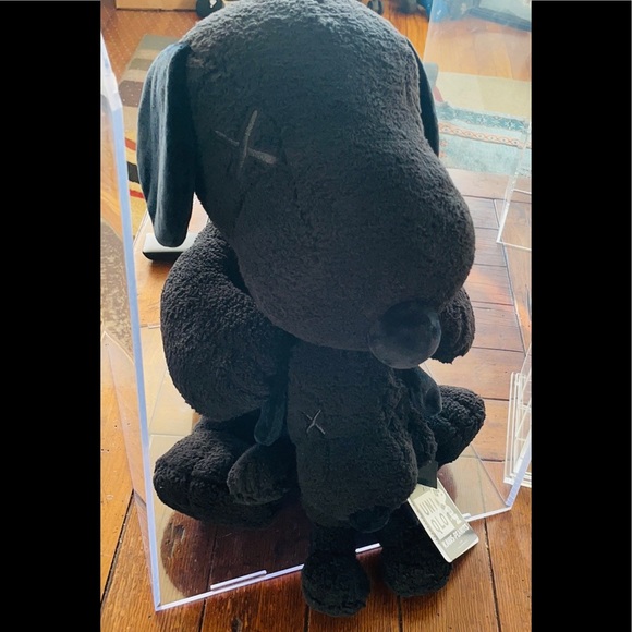 KAWS x Uniqlo x Peanuts - Picture 2 of 9